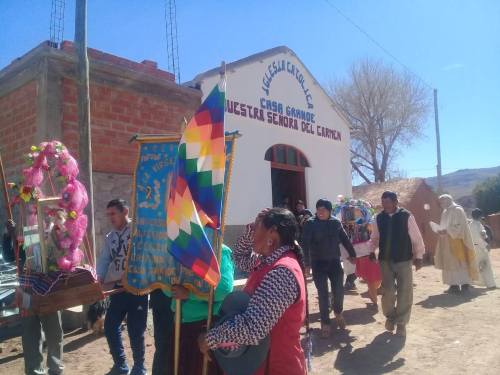 Hier in den Bergen Boliviens gehört zu jedem Fest eine Prozession