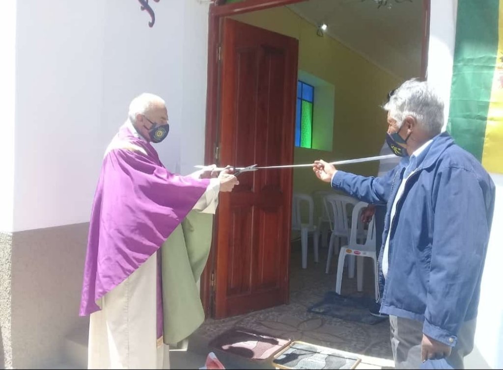 Der erste Gottesdienst in Zapatera Bolivien